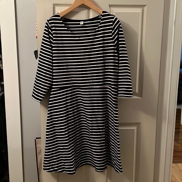 Old Navy XXL Black/White Striped Knit Dress - Picture 1 of 3